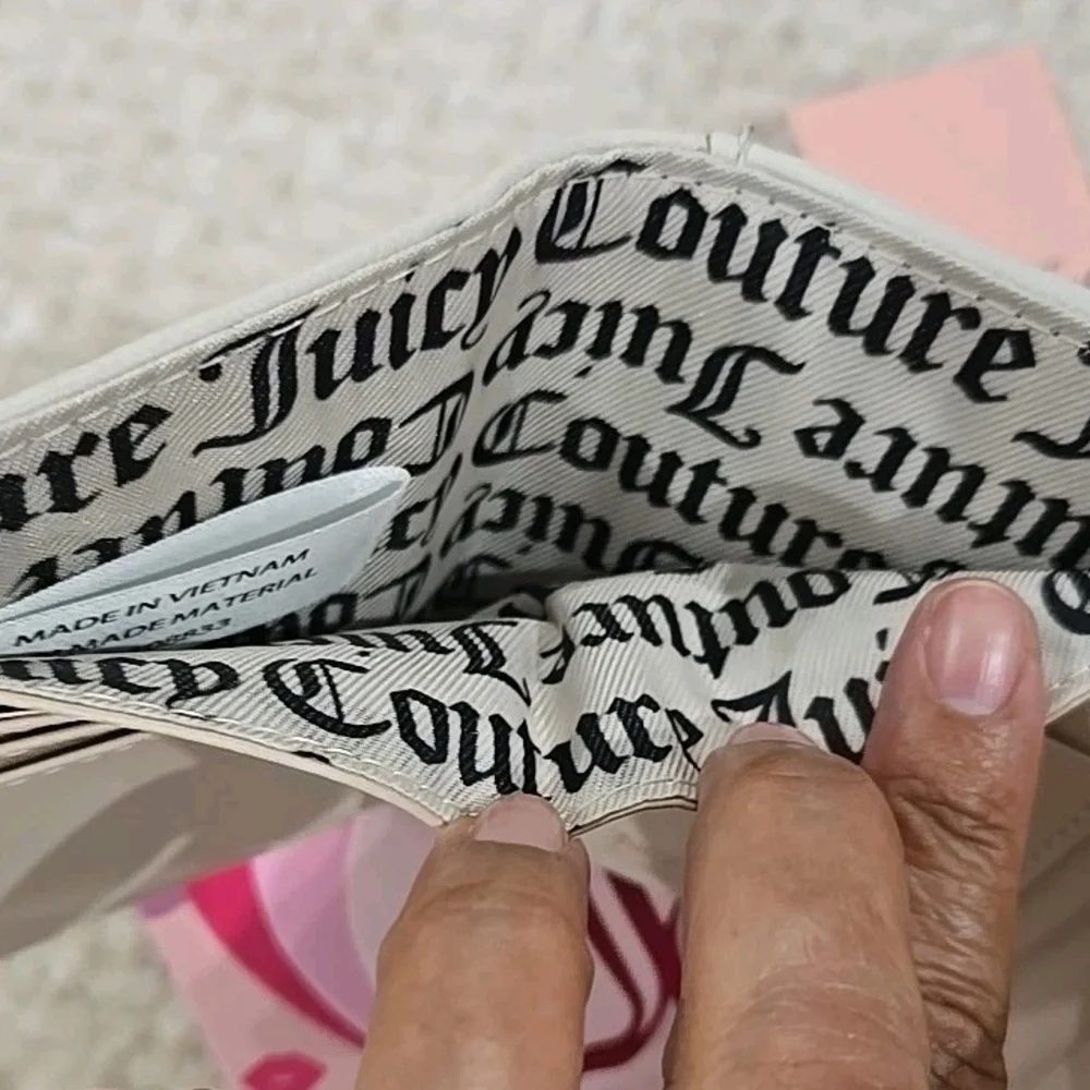 Juicy Couture Lip Print Wallet and Eyeshadow Palette Brand New Sealed